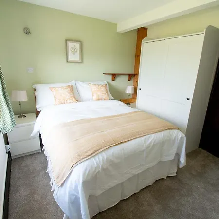 Long Byres Apartment *