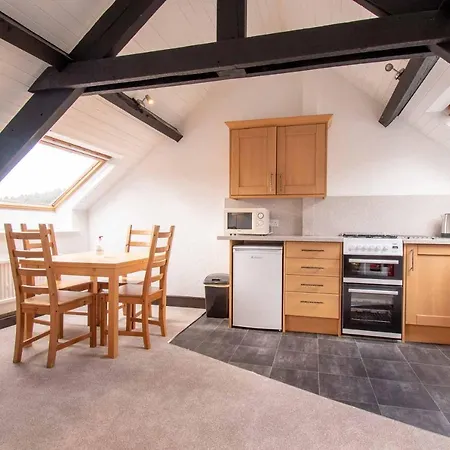 Long Byres Apartment